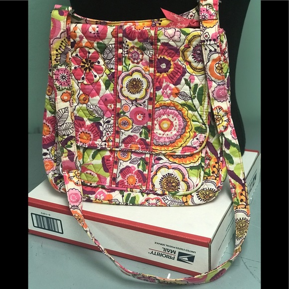 Vera Bradley Handbags - Vera Bradley Clementine